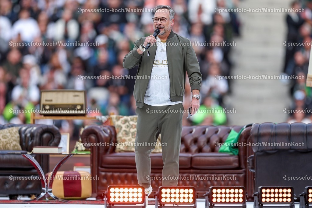 BMG02082501038 | 02.08.2025, Fußball, Borussia Mönchengladbach - FC Valencia, 125 Jahrfeier Jubiläumsspiel, Borussia-Park, Saison 2025 2026: Matthias Opdenhövel (Fernsehmoderator)  DFB regulations prohibit any use of photographs as image sequences and or quasi-video.