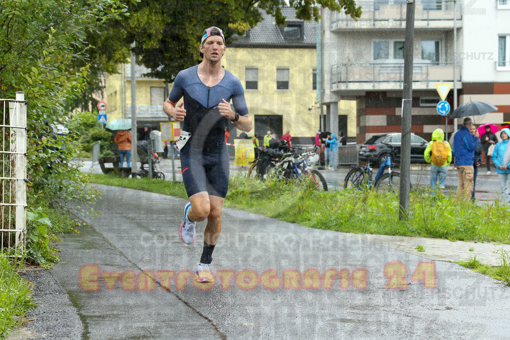 230806_1438_EX1_8722 | Sportfotografie im Rhein-Sieg Kreis, Köln, Bonn, NRW, Rheinland Pfalz, Hessen, etc. Unser Tätigkeitsfeld umfasst den Laufsport vom Volkslauf über den Marathon, Duathlon, Triathon bis zum Ultralauf wie Kölnpfad Ultra oder Schindertrail.