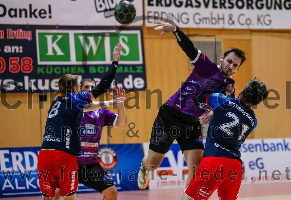 2023-10-14_021_SpVgg_Altenerding_gegen_HSG_Freising_Neufahrn | Erding, Deutschland, 14.10.2023:
Handball, Bezirksoberliga Männer 2023 / 2024, 4. Spieltag, SpVgg Altenerding gegen HSG Freising-Neufahrn, Endergebnis: 27:26

Konstantin Vopel (HSG Freising-Neufahrn, #8), Simon Rüdiger (SpVgg Altenerding, #7), Korbinian Herrmann (HSG Freising-Neufahrn, #21)

Foto: Christian Riedel / fotografie-riedel.net