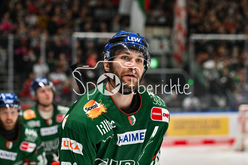 Augsburger Panther - Löwen Frankfurt | Jubel der Panther nach dem Treffer zum 5-1 durch Alexandre GRENIER (Augsburger Panther 82) Tor / Torschuetze / Freude / Happy / beim match zwischen den Augsburger Panthern und den Löwen Frankfurt am 8. Spieltag der Penny DEL im Curt Frenzel Stadion am 19.10.2025