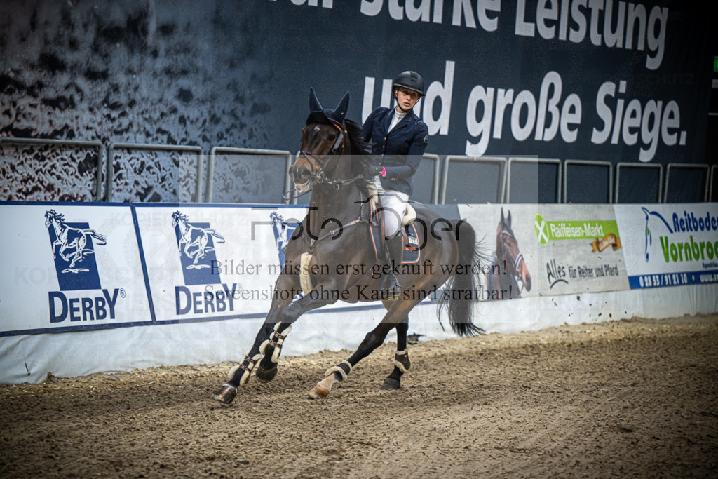 DOS_2171 | Entdecke hochwertige Reitturnierfotos von Foto Oger. Professionell, emotional und authentisch – jetzt Lieblingsmomente im Shop bestellen.Deutschlandweite Turnierfotografie. - Realisiert mit Pictrs.com