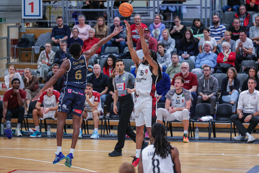 Pro A BAYER GIANTS vs Eisbären Bremerhaven-102 | Fotos von Basketballspielen aus dem Raum NRW fotografiert von Gero Mueller-Laschet und Daniel Schaefer - Realisiert mit Pictrs.com