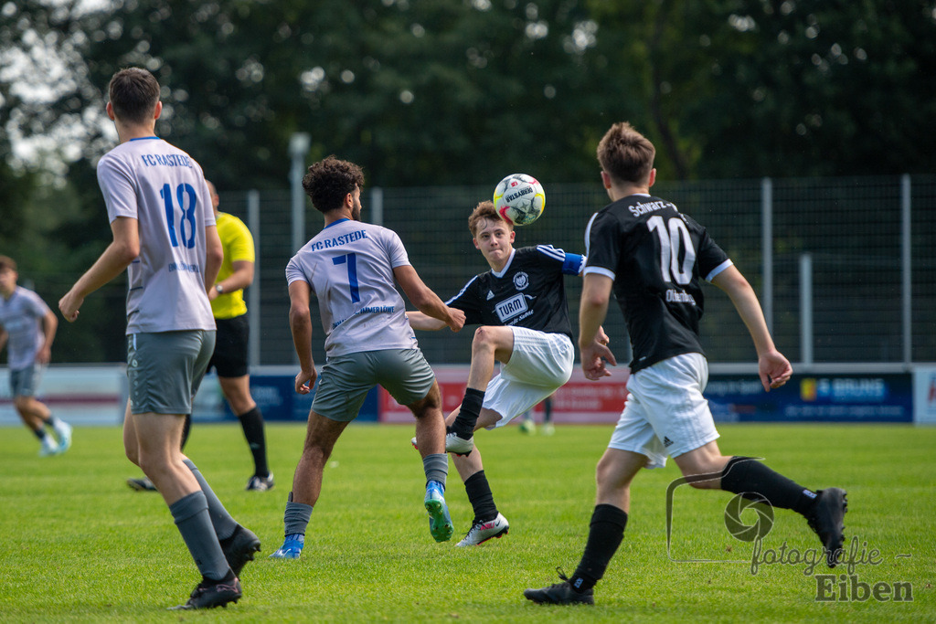 FC Rastede-SW Oldenburg | A-Jugend Bezirksliga; FC Rastede (grau) -SW Oldenburg (schwarz) am 31.08.2024 in Rastede (Sportplatz Köttersweg), Deutschland, Photo: Philip Eiben 2024 - Realisiert mit Pictrs.com