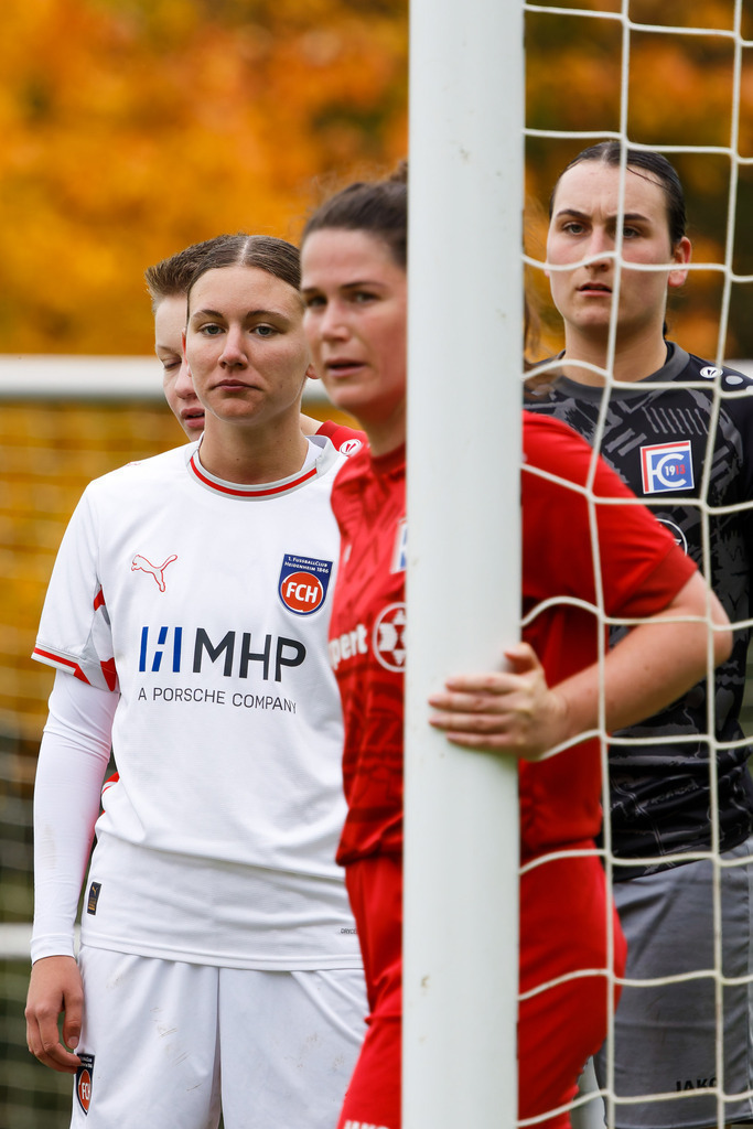 FCEFCH_251012_3895 | Fotopresso – Sportfotografie in Heidenheim & Umgebung. Professionelle Sportfotografie für unvergessliche Momente. Dynamische Action-Shots, emotionale Szenen & hochwertige Bilder. - Realisiert mit Pictrs.com