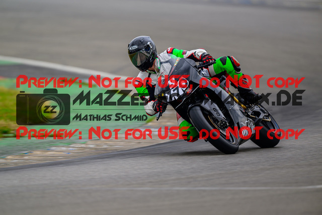 MaZZes_Fotomatrix_20240923_6007705_6650 | GELB