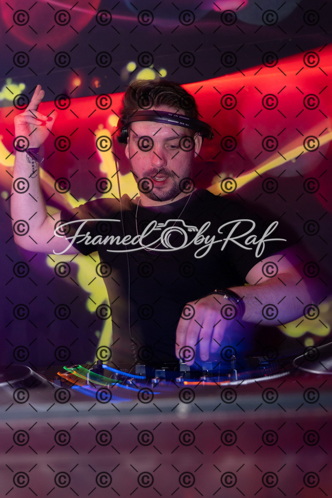 Try_a_little_harder_17.04.2026-2 | Professioneller Online-Store für hochwertige Fotografie: Entdecke einzigartige Bilder aus Street, Events und Lifestyle. Sichere dir exklusive Prints und digitale Downloads in bester Qualität für dein Zuhause oder Projekte. - Realisiert mit Pictrs.com