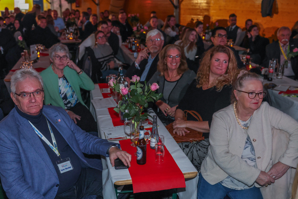 top-top.de250214-173 | Die 3. Weseler SportNacht, die große Sportgala mit Ehrungen der Weseler Sportler des Jahres 2024 findet am Freitag, den 14.02.2025 im Festzelt an der Rheinpromenade statt.Foto: Erwin Pottgiesser