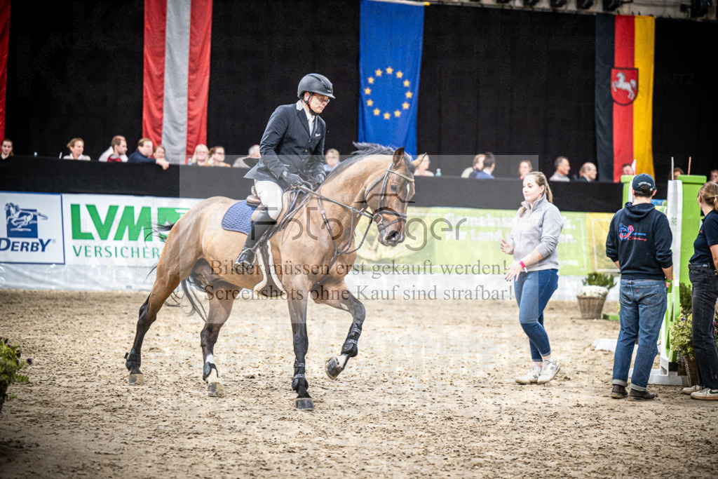DOS_1562 | Entdecke hochwertige Reitturnierfotos von Foto Oger. Professionell, emotional und authentisch – jetzt Lieblingsmomente im Shop bestellen.Deutschlandweite Turnierfotografie. - Realisiert mit Pictrs.com