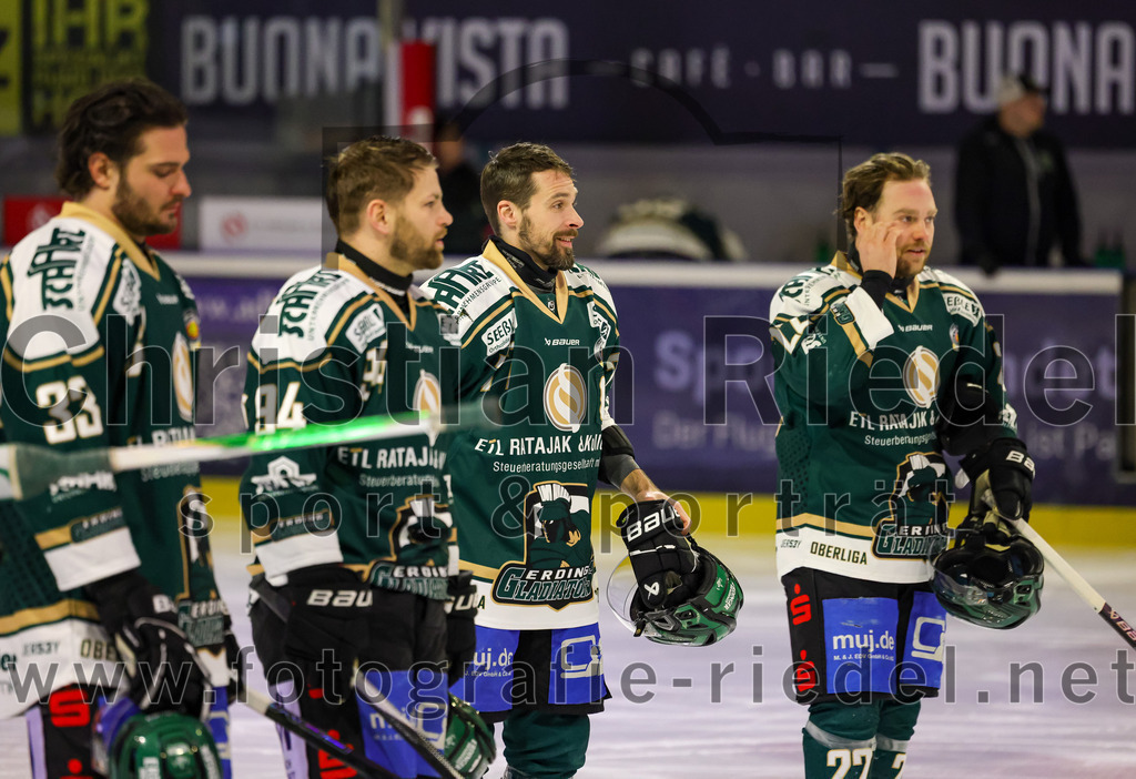 2026-02-15_018_TSV_Erding_gegen_EC_Peiting | Erding, Deutschland, 15.02.2026:Eishockey, Oberliga Süd 2025 / 2026, 47. Spieltag, TSV Erding gegen EC Peiting, Endergebnis: 4:5Marc Schmidpeter (Erding Gladiators, #33), Markus Eberhardt (Erding Gladiators, #94), Philipp Michl (Erding Gladiators, #77), Grady Hobbs (Erding Gladiators, #22)Foto: Christian Riedel / fotografie-riedel.net