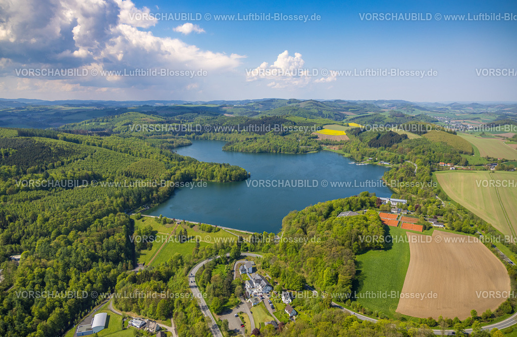 Meschede230500873 | Luftbild, Hennesee Talsperre, Stausee im Arnsberger Wald, Welcome Hotel Meschede/Hennesee, Berghausen, Meschede, Sauerland, Nordrhein-Westfalen, Deutschland