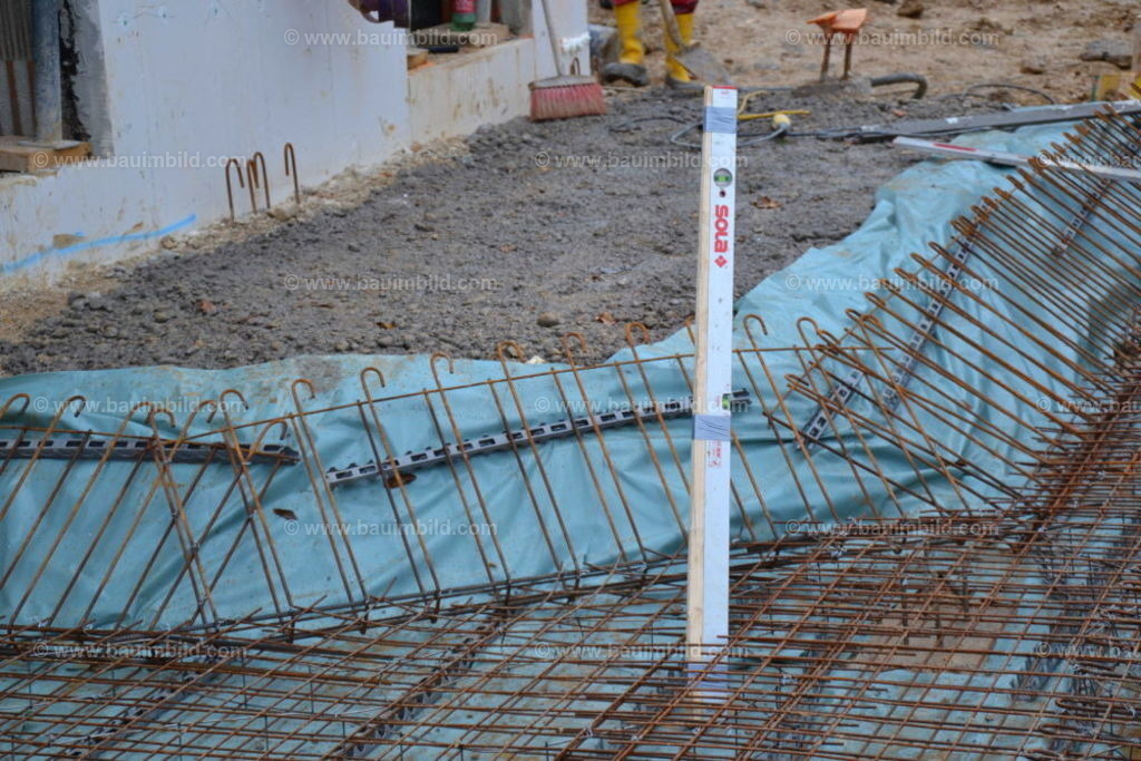 bib-lg04-betonarbeiten-0408 | Nach LV-Leistungsgruppen sortierte Detailfotos über den Bau eines Hauses. Alle Hausbau-Bilder direkt vom Urheber und Autor der Website Haus-Selber-Bauen.com