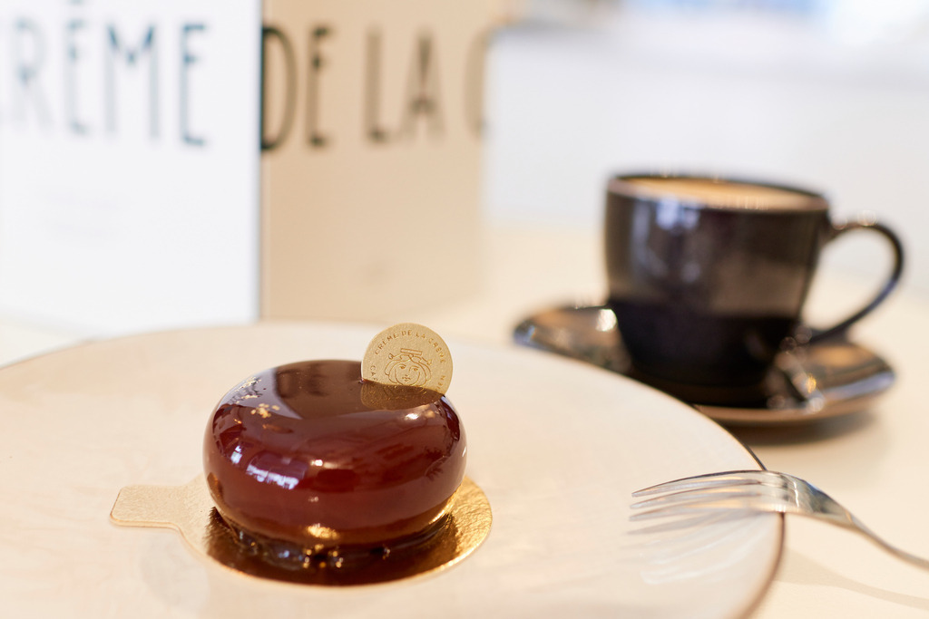Crème de la Crème Cafe Patisserie | Wien, Austria - August 08, 2017: Crème de la Crème Cafe Patisserie. - Realisiert mit Pictrs.com