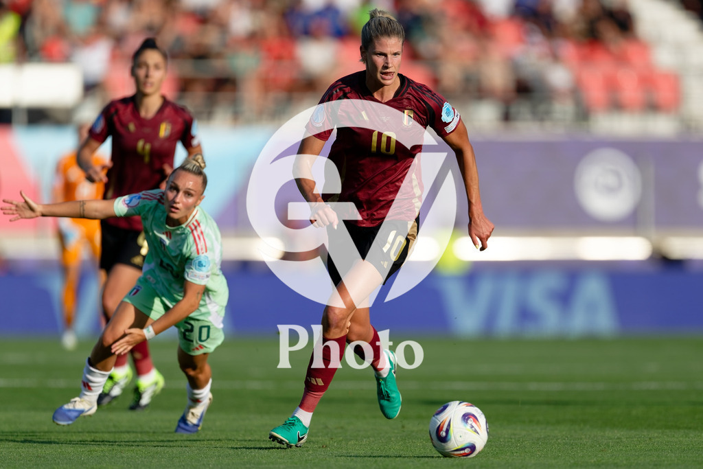 Belgium v Italy - UEFA Women's EURO 2025 Group B | SION, SWITZERLAND - JULY 3: Justine Vanhaevermaet of Belgium runs with the ball during the UEFA Womens EURO 2025 Group B match between Belgium and Italy at Stade de Tourbillon on July 3, 2025 in Sion, Switzerland. (Photo by Giuseppe Velletri/Sports Press Photo/Getty Images)