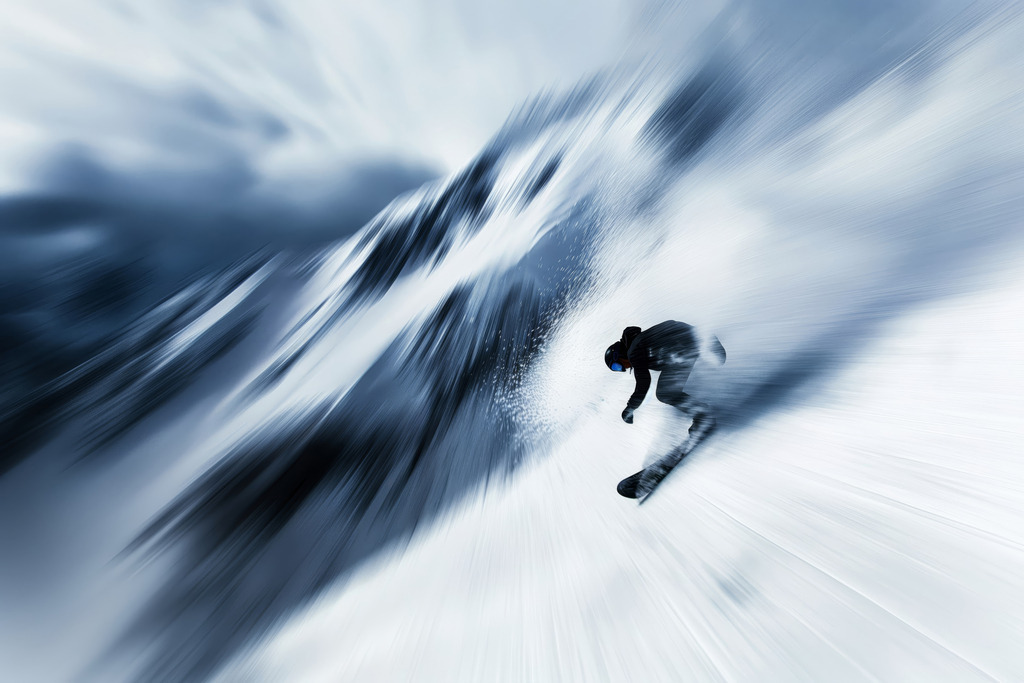 2407006 - Verschwommener Snowboarder | Modernes Snowboarding Motiv im Stil einer kreativen Fotografie. Für Preise, Größen- und Materialauswahl klicken Sie bitte auf "Bestellen.