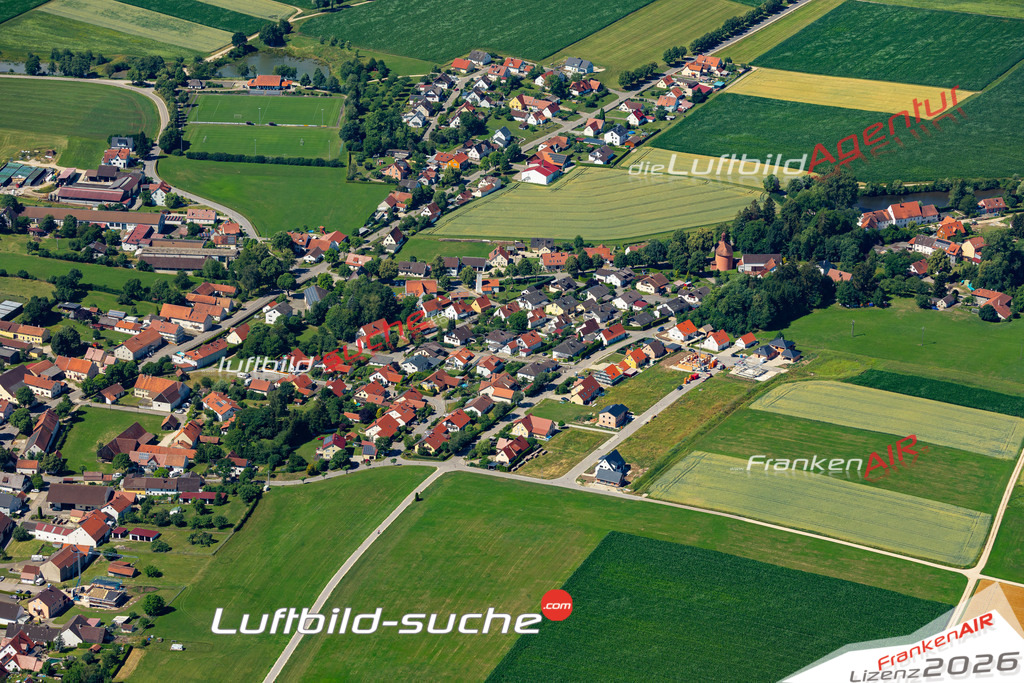 Das Luftbild der Stadt Otting wurde 2022 vom Flugzeug heraus erstellt (keine Drohnen-Aufnahmen) Aufnahmehöhe ca.450 Meter- hohe Bildauflösung und Druck-Qualität. Garantiert!