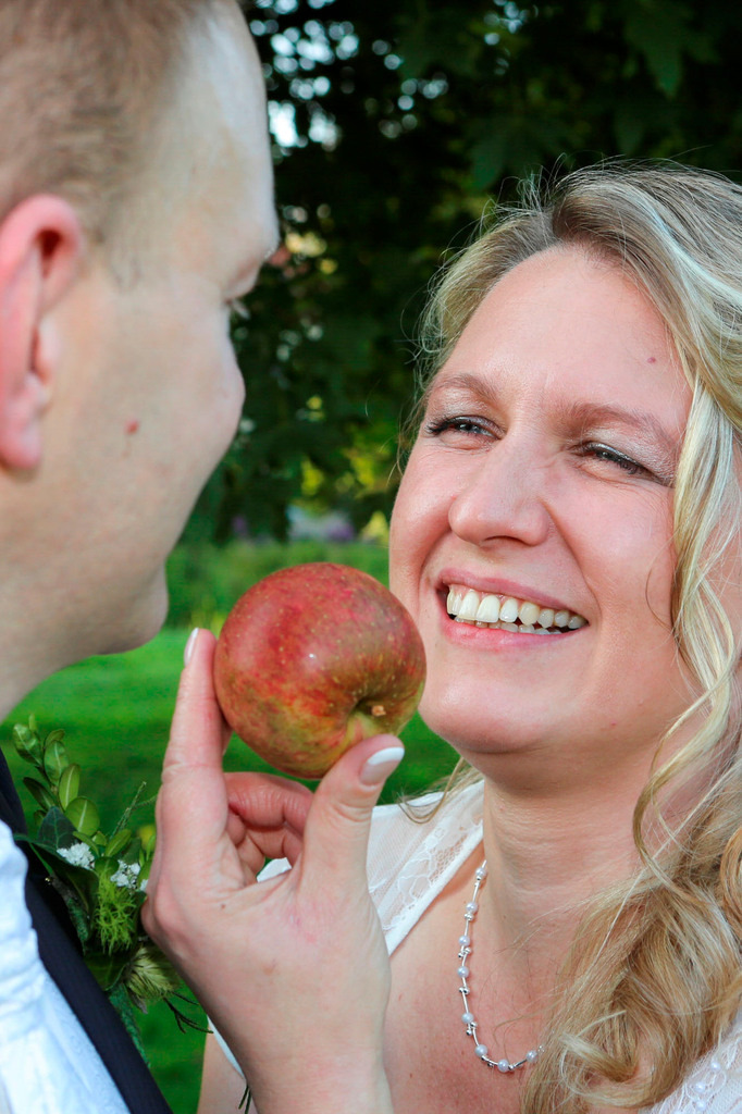 top-top.de Hochzeiten114 | Foto, Video, Fotografie, Videografie, Fotobox, DJ, Discjockey, Musik, Musikbox, Veranstaltung, Photobooth, Amazon, Ebay, Buchtipp, Bestseller, Autor, Verlag, Buch, Wesel, Hamminkeln, NRW, Dinslaken, Rees, Drohne, Hochzeit, Party, Fotobox, Wesel, Fotograf