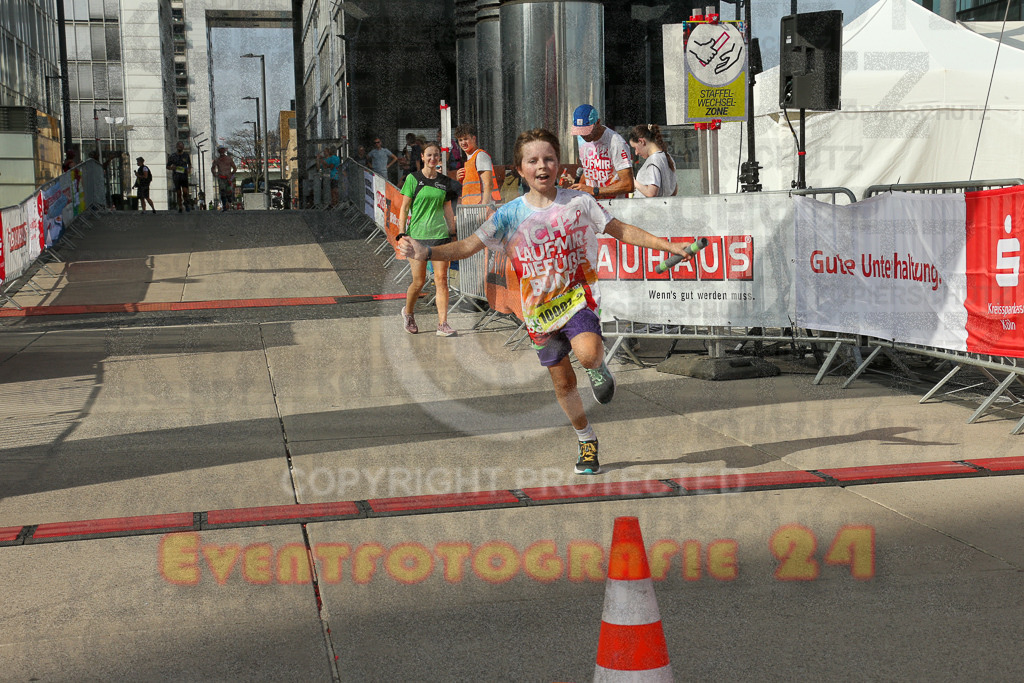 250920_1551_EX1_0755 | Sportfotografie im Rhein-Sieg Kreis, Köln, Bonn, NRW, Rheinland Pfalz, Hessen, etc. Unser Tätigkeitsfeld umfasst den Laufsport vom Volkslauf über den Marathon, Duathlon, Triathon bis zum Ultralauf wie Kölnpfad Ultra oder Schindertrail.