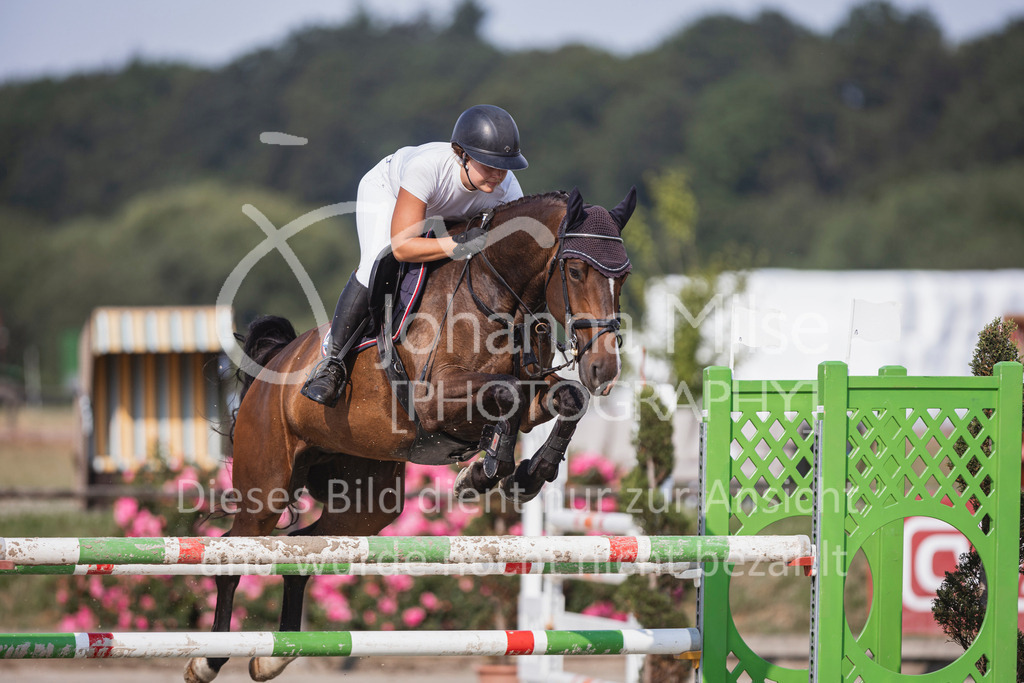240627_LüPfSpTa_SprPf-M-242 | Deine schönsten Turniermomente als professionelle Fotos! Entdecke hochwertige Pferdesport-Fotografie im Online-Shop. Jetzt Fotos finden & bestellen!