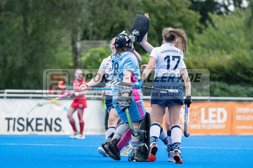 HK_20230923_104581 | 2. Bundesliga Damen Crefelder HTC - Hannover 78 am 23.9.2023 CHTC, Krefeld , Carla Mauersberg Torfrau ( Hannover 78 #78 ) , Kaja Lena Hoffmann ( Hannover 78 #17 )