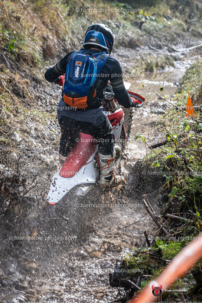 fuernholzer_241026-C1-59 | Fotografische Impressionen von der Red Stag Enduro Extreme by fuernholzer-photography.com. Endurosport in Österreich fotografisch festgehalten von fuernholzer. Auftragsfotografie für Private, Gewerbefotos und Industriefotografie. Eventfotografie, Sportfotografie und Motorsportfotografie. Anbieter von Fotoworkshops, Fototraining, fotografischen Vorträgen und Fotoseminaren.