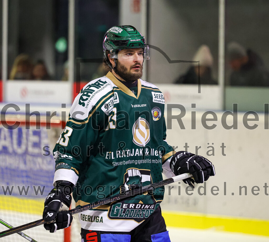 2026-01-06_063_TSV_Erding_gegen_EV_Lindau_Islanders | Erding, Deutschland, 06.01.2026:Eishockey, Oberliga Süd 2025 / 2026, 35. Spieltag, TSV Erding gegen EV Lindau Islanders, Endergebnis: 2:5Marc Schmidpeter (Erding Gladiators, #33)Foto: Christian Riedel / fotografie-riedel.net