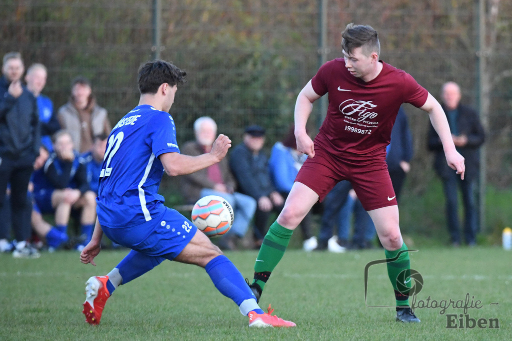 SG FriPe-FC Rastede | Herren Kreisliga; SG FriPe (rot)-FC Rastede (blau) am 21.04.2023; in Petersfehn (A-Platz), Photo: Philip Eiben 2023 - Realisiert mit Pictrs.com