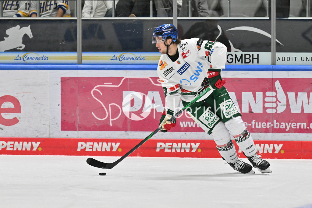 Augsburger Panther - Moser Medical Graz99ers | am Puck Thomas SCHEMITSCH (Augsburger Panther #62) / Einzelfoto / Freisteller / Testspiel: Augsburger Panther - Moser Medical Graz99ers; Curt Frenzel Stadion am 31.08.2025