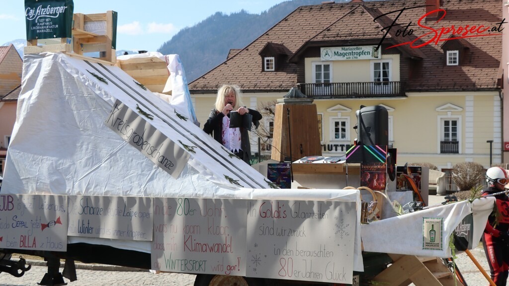 fasching-mariazell2025 (57) | Mit meiner Kamera halte ich besondere Augenblicke, faszinierende Landschaften und interessante Details fest. Dabei entstehen ganz unterschiedliche Aufnahmen – von stimmungsvollen Landschaftsfotografien und beeindruckenden Drohnenaufnahmen über Pressefotos - Realisiert mit Pictrs.com