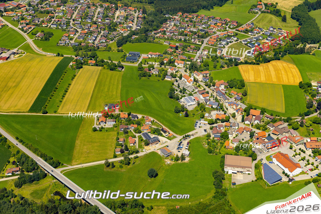 Aktuelles Luftbild von  Ruderting - Die Luftaufnahme wurde 2022 mittels UL-Flugzeug erstellt ( keine Drohne ) - hochauflösende Kamera-Systeme von  Canon -Beste Qualität - Für grossformatige Ausdrucke geeignet. Die Geschenkidee !