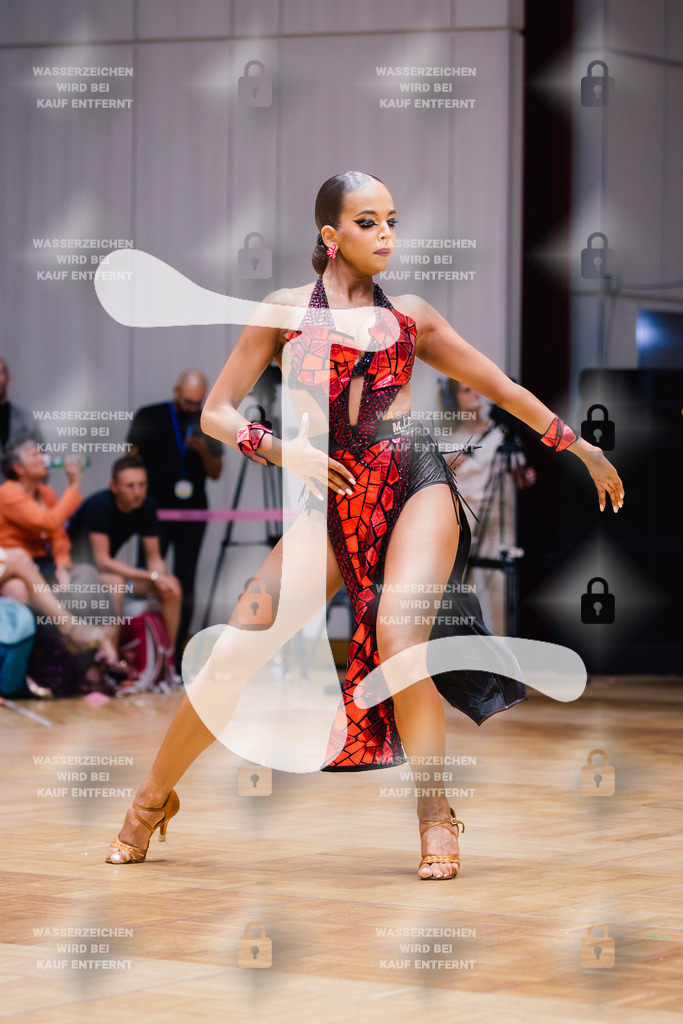 GOC 2025 - WDSF Solo Junior II Latin Female - 2025-08-21-8370 | Webshop for digital downloads and prints of dance sport, event & show photographer Julian Link - Realisiert mit Pictrs.com