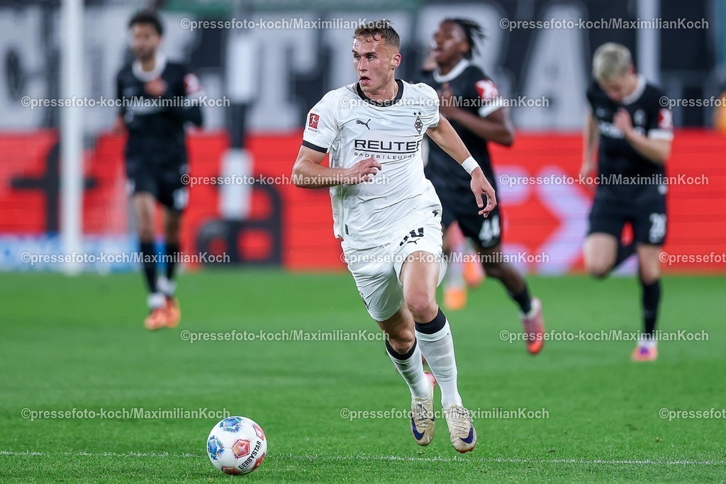 BMG05102502186 | 05.10.2025, Fußball, Borussia Mönchengladbach - SC Freiburg, 1. Fußball Bundesliga, Borussia-Park, Saison 2025 2026: Jan Urbich (Borussia Mönchengladbach #40) DFB regulations prohibit any use of photographs as image sequences and or quasi-video.