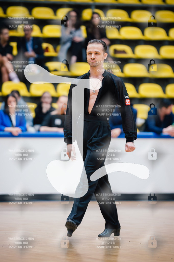 Hessen Tanzt WDSF International Open Latin 4th (83) Vitalii Zakharov _ Tabea Louisa Thaler (TC Blau-Orange Wiesbaden)-2025-05-18-4451 | Webshop for digital downloads and prints of dance sport, event & show photographer Julian Link - Realisiert mit Pictrs.com