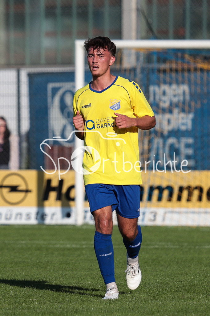 FC Pipinsried - SV Wacker Burghausen | Sebastian KESSLER (FCP #3) in Aktion / Freisteller / Einzelfoto
