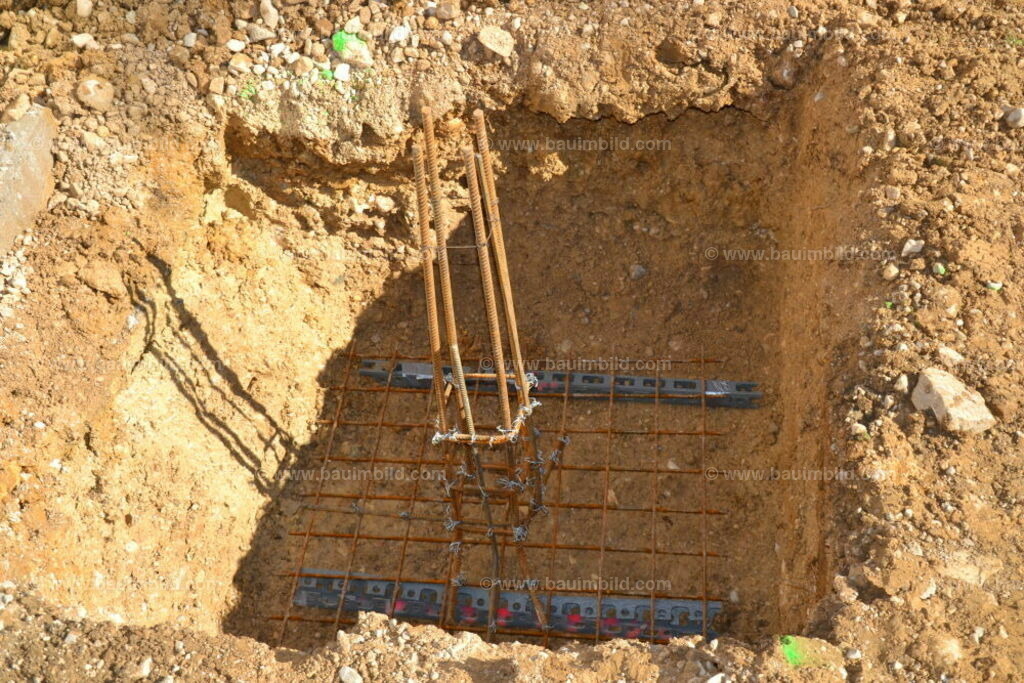 bib-lg04-betonarbeiten-0253 | Nach LV-Leistungsgruppen sortierte Detailfotos über den Bau eines Hauses. Alle Hausbau-Bilder direkt vom Urheber und Autor der Website Haus-Selber-Bauen.com