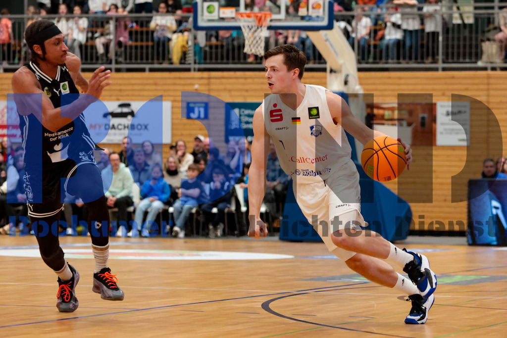 SES_BOCBAY20250209-51 | bond - Realisiert mit Pictrs.com