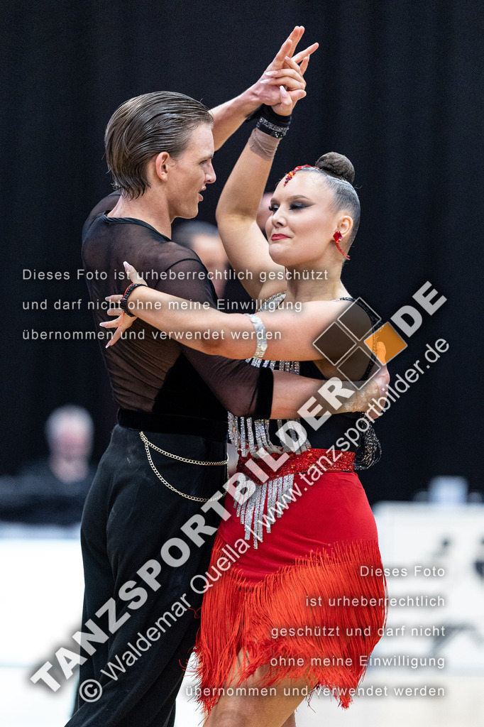 20240406-11315 | Hier finden Sie Tanz Bilder vom Latein und Standard Formationen tanzen. Sportbilder vom Tanzsport. Schöne Fotos und von Weltmeisterschaft, Europameisterschaft, Bundesliga, Regionalliga, Oberliga und Landesliga sowie von GOC Stuttgart, DanceComp, WM Bremen