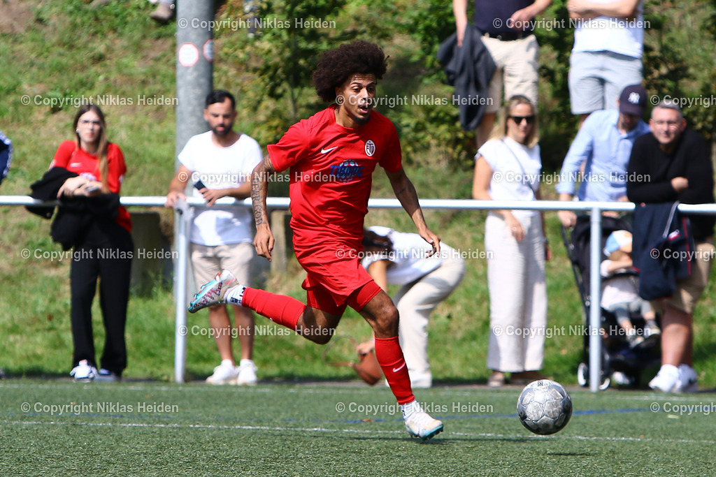 NH_EimsbüttelerTV_TuSDassendorf_OberligaHamburg_25082024 | #3 Eugenio Junior Lopez (Eimsbütteler TV)Fußball I Herren I Gamesright Oberliga Hamburg I Saison 2024-2025 I 4. Spieltag I Eimsbütteler TV - TuS Dassendorf I 25.08.2024 I Sportzentrum Hoheluft