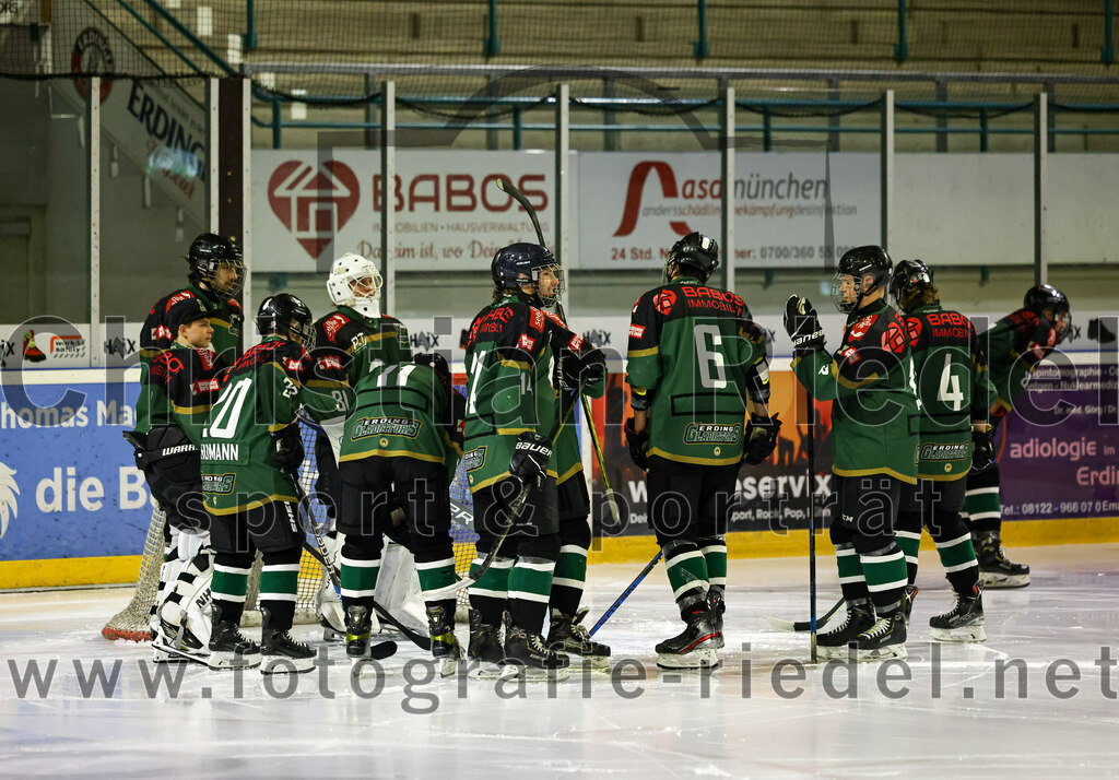 2022-11-26_012_TSV_Erding_gegen_ESC_Geretsried | Erding, Deutschland, 26.11.2022:
Eishockey, Bayernliga U20 2022 / 2023, xx. Spieltag, TSV Erding gegen ESC Geretsried, Endergebnis: 5:3

Foto: Christian Riedel / fotografie-riedel.net