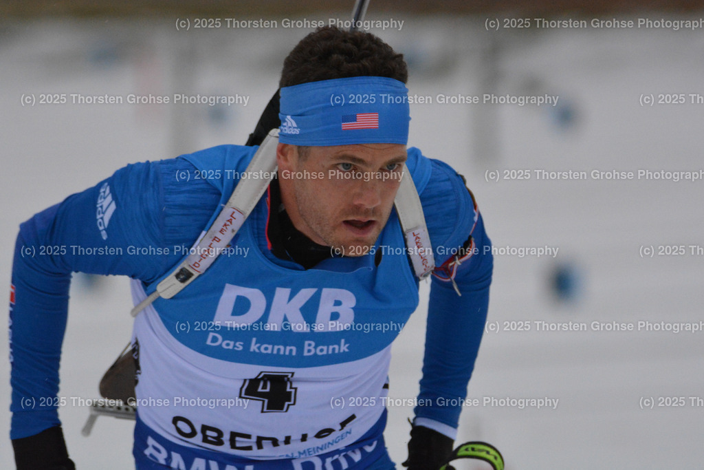 IBU WC Biathlon Oberhof 2018 | BURKE Tim (USA) verlaesst den Schiessstand; IBU WC Biathlon Oberhof 2018, 12,5 km Verfolgung der Männer am 06.01.2018 in der DKB Ski Arena in Oberhof, (Deutschland) - Realisiert mit Pictrs.com
