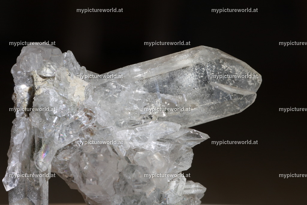 Bergkristall-013 | Das Bilderarchiv über Tiere, Planzen und Landschaften. In der Bilddatenbank finden Sie ein große Auswahl an hochwertigen Bilder für Ihre Werbung - Realisiert mit Pictrs.com