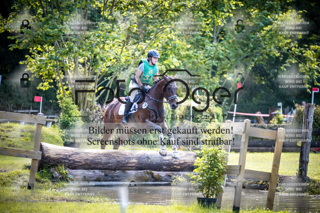 A1_Vielseitigkeitsturnier Melle Oldendorf-15c-0369 | Entdecke hochwertige Reitturnierfotos von Foto Oger. Professionell, emotional und authentisch – jetzt Lieblingsmomente im Shop bestellen.Deutschlandweite Turnierfotografie. - Realisiert mit Pictrs.com