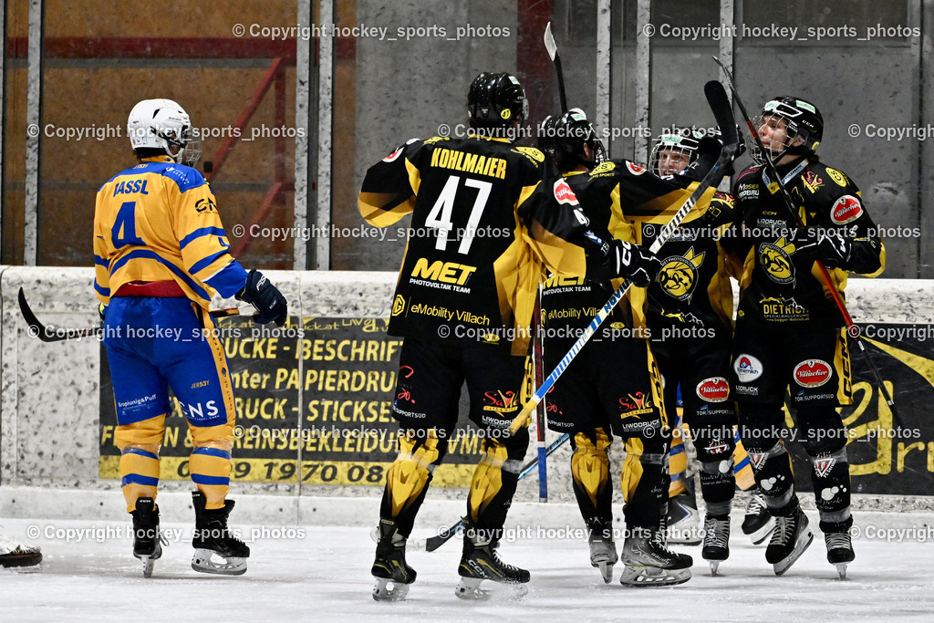 MET PHOTOVOLTAIK HORNETS SPITTAL vs. 1. EHC ALTHOFEN | Jubel Hornets Spittal, #4 Rassl Benjamin EHC Althofen, #47 Kohlmaier Luca EC Hornets Spittal, #8 Komar Luca EC Hornets Spittal, #11 Kucher Florian EC Hornets Spittal, MET PHOTOVOLTAIK HORNETS SPITTAL vs. 1. EHC ALTHOFEN, MET PHOTOVOLTAIK HORNETS SPITTAL vs. 1. EHC ALTHOFEN am 10.01.2026 in Spittal an der Drau (Eissportzentrum Spittal), Austria, (Photo by Bernd Stefan)