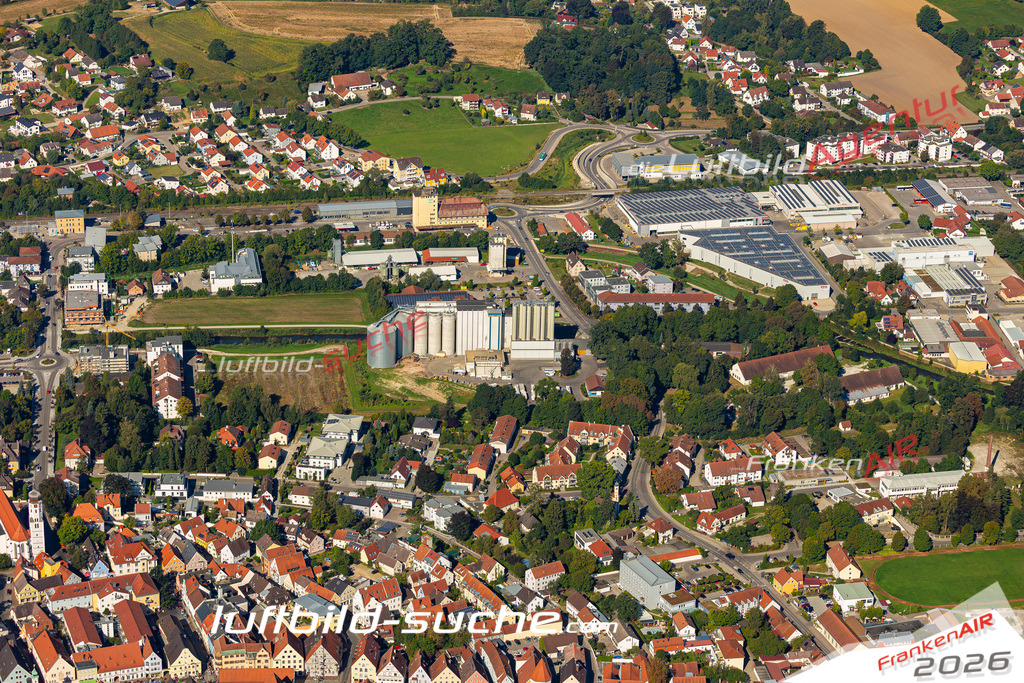 Aktuelles Luftbild von  Aichach Kauf mit Lizenz / Bildrechten möglich- Die Luftaufnahme wurde 2021 mittels UL-Flugzeug erstellt ( keine Drohne ) - hochauflösende Kamera-Systeme von  Canon -Beste Qualität - Für grossformatige Ausdrucke geeignet. Die Geschenkidee !