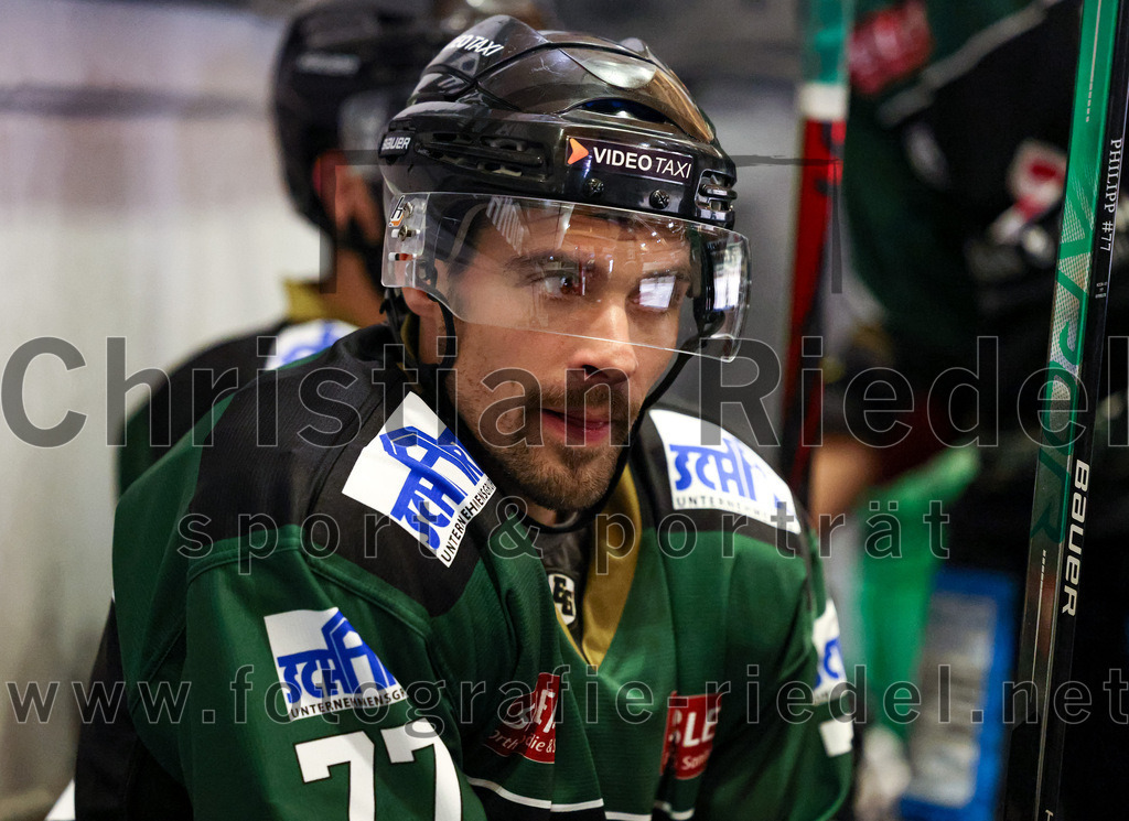2022-09-23_022_TSV_Erding_gegen_EV_Fuessen | Erding, Deutschland, 23.09.2022:
Eishockey, Bayernliga 2022 / 2023, Testspiel, TSV Erding gegen EV Füssen, Endergebnis: 1:3

Philipp Michl (Erding Gladiators, #77)

Foto: Christian Riedel / fotografie-riedel.net