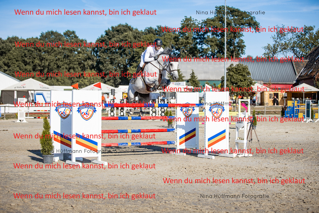 BK1A8698 | Turnierbilder Turnierfotos Nina Hüffmann Turnierfotografie Pferdefotografie Tierzeichnung Haustierzeichnung Pferdezeichnung Hundezeichnung Videograf  - Realisiert mit Pictrs.com