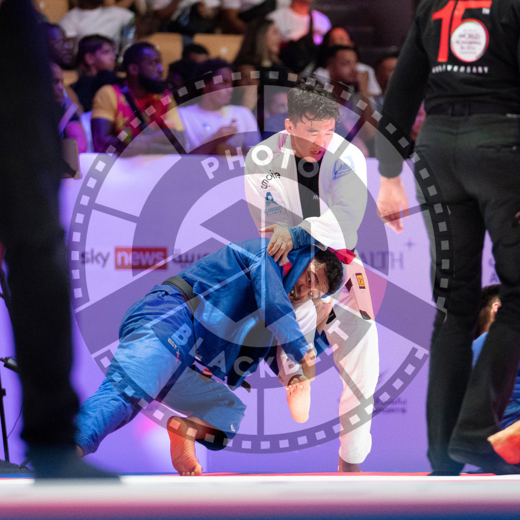 20231109PBB4716 | Fighters compete during the AJP World Professional Championship in the Mubadala Arena in Abu Dhabi, Arab United Emirates, on November 9, 2023.