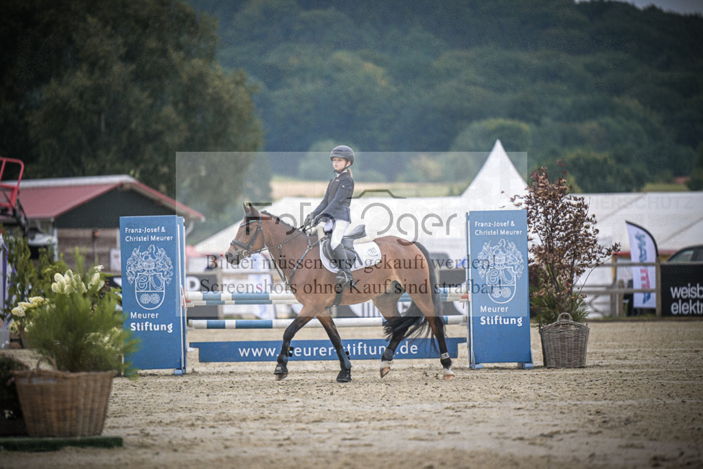 DOS_0330 | Entdecke hochwertige Reitturnierfotos von Foto Oger. Professionell, emotional und authentisch – jetzt Lieblingsmomente im Shop bestellen.Deutschlandweite Turnierfotografie. - Realisiert mit Pictrs.com