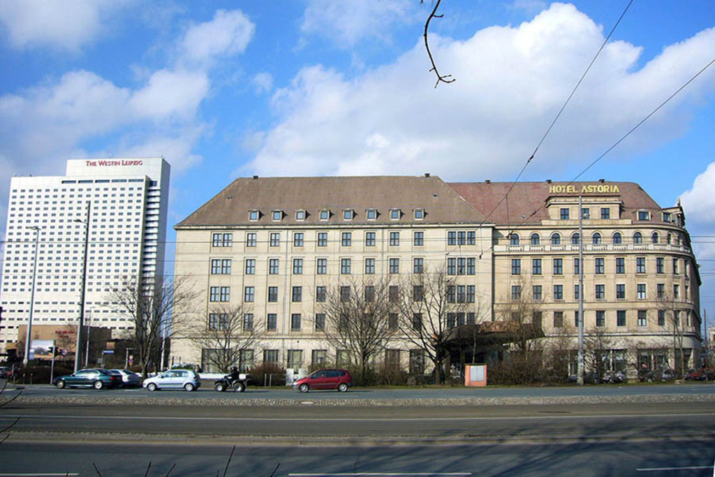 Hotel Astoria | Das Team hinter BILDLEXIKON LEIPZIG bündelt historische wie aktuelle Informationen über die Stadt Leipzig in Text und Bild auf einer Plattform und stellt diese der interessierten Öffentlichkeit zur Verfügung.
