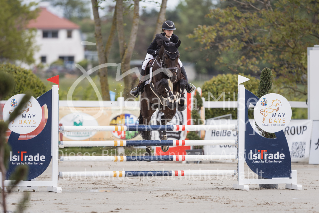 230520_MayDays_L-Spr-U25-411 | Deine schönsten Turniermomente als professionelle Fotos! Entdecke hochwertige Pferdesport-Fotografie im Online-Shop. Jetzt Fotos finden & bestellen!