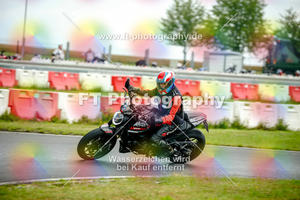 VBK-4153 | Hier findet Ihr Bilder von Touristenfahrten auf der Nürburgring Nordschleife oder von anderen Veranstaltungen die ich besucht habe. Viel Spass beim Durch Schauen 